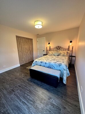 3 habitaciones, escritorio, wifi gratis y ropa de cama