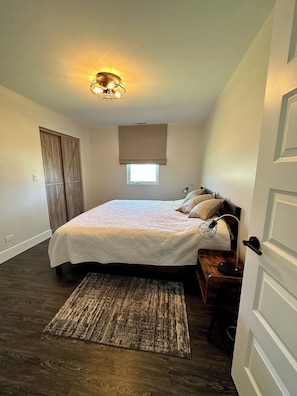 3 bedrooms, desk, free WiFi, bed sheets