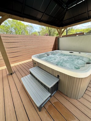 Terrace/patio - Experience the Ultimate Getaway at Our Stunning Riverfront Property!!! (St. Joseph)