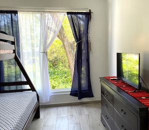 2 bedrooms, iron/ironing board, free WiFi, bed sheets