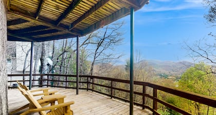 Snowbird-friendly cabin with amazing mountain views, porch & central AC