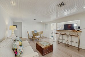 TV - Dog-friendly house with Gulf view, firepit, sundeck, enclosed yard & central AC (Port Aransas)