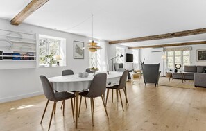 Dining - Cozy home in østermarie with kitchen (Østermarie)