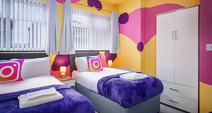 Social Media Adventure - 1 Bed 10% off long stays