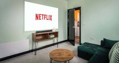 Social Media Adventure - 1 Bed 10% off long stays
