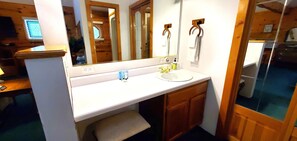 Shower, jetted tub, towels - Romantic, country cabin for two with oversize jetted tub (Holiday Island)
