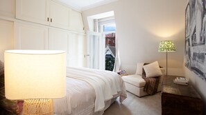 2 chambres, bureau, fer et planche à repasser, Wi-Fi gratuit