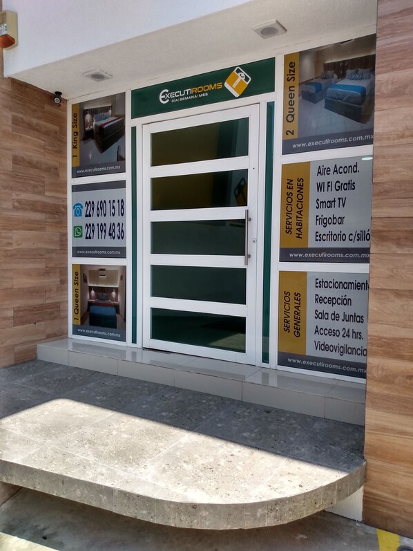 Front of property - EXECUTIROOMS Veracruz (Veracruz)