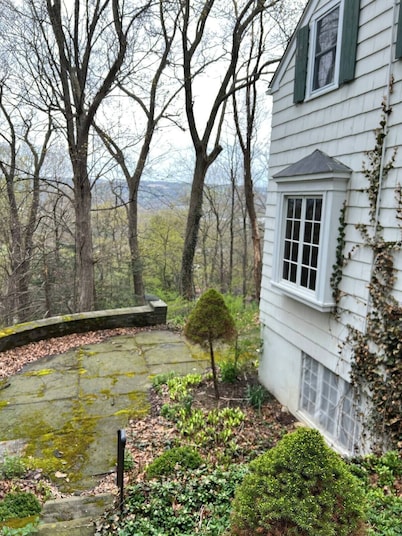 Walk to Cornell University Campus with Lake Views & Dead end street- 5 bedrooms