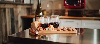 Unique Stay Guest House | Cocktail & Tap-House
