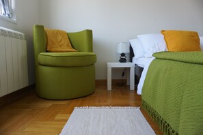 2 chambres, bureau, fer et planche à repasser, Wi-Fi