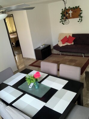 Dining - Departamento con Acceso a la Laguna, Kayak Gratis e Ilimitado (Cancún)