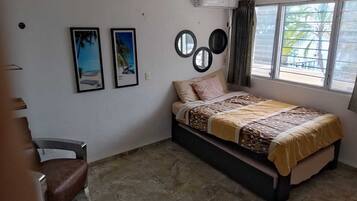 2 bedrooms, iron/ironing board, WiFi, bed sheets