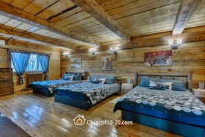 4 Schlafzimmer, Zimmersafe, Schreibtisch, Bügeleisen/Bügelbrett