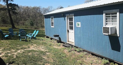 Pet-Friendly cabin close to Buffalo Point