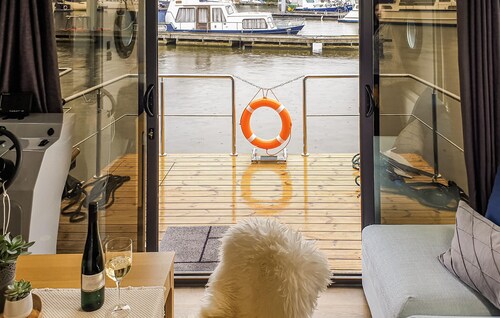 Gorgeous ship in Ophoven with lake view