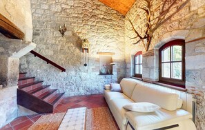 TV, fireplace, ping pong - 3 bedroom nice home in Prayssas (Prayssas)