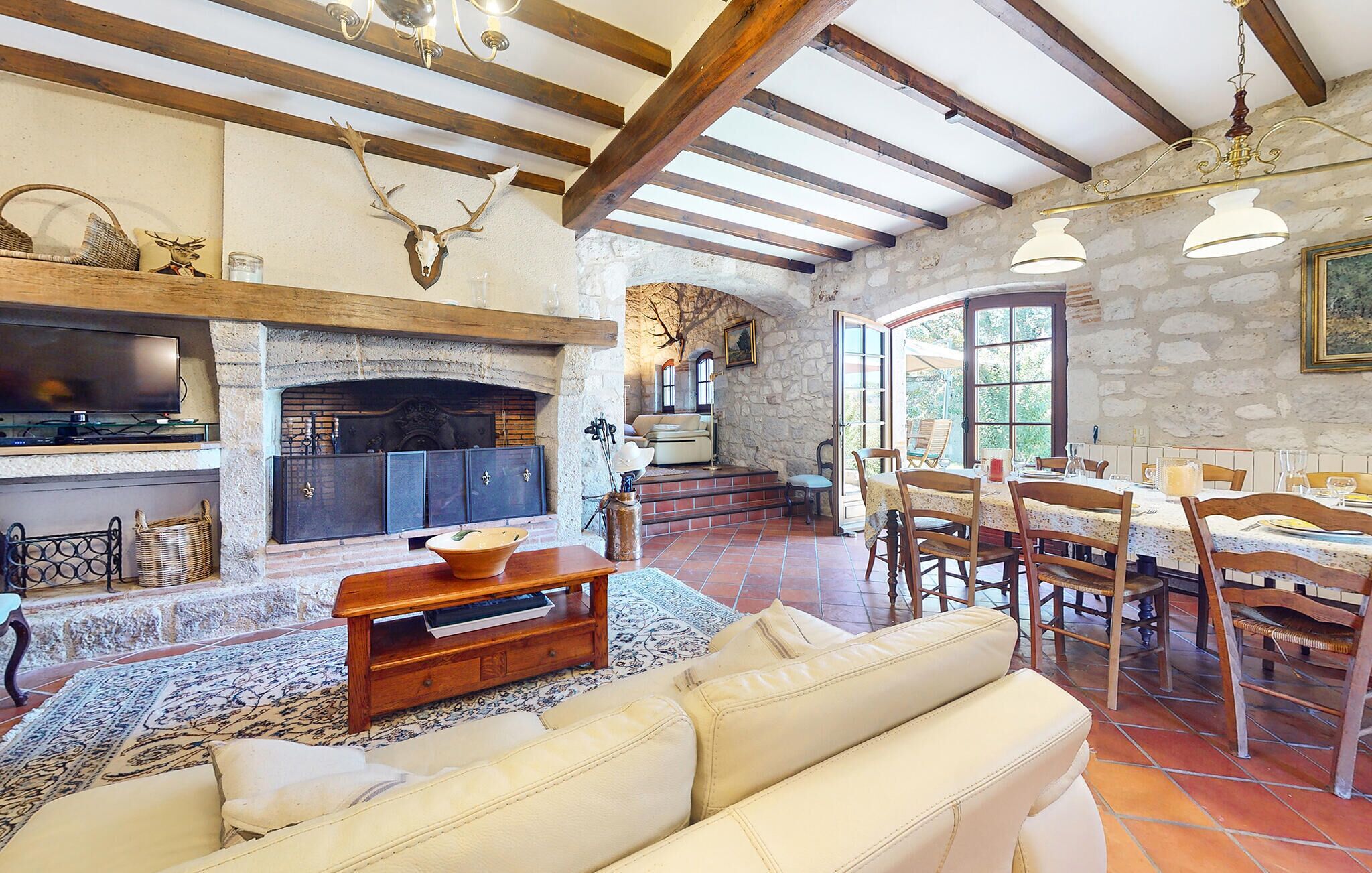 TV, fireplace, ping pong