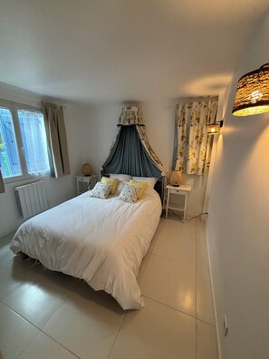 1 chambre, fer et planche à repasser, Wi-Fi, draps fournis