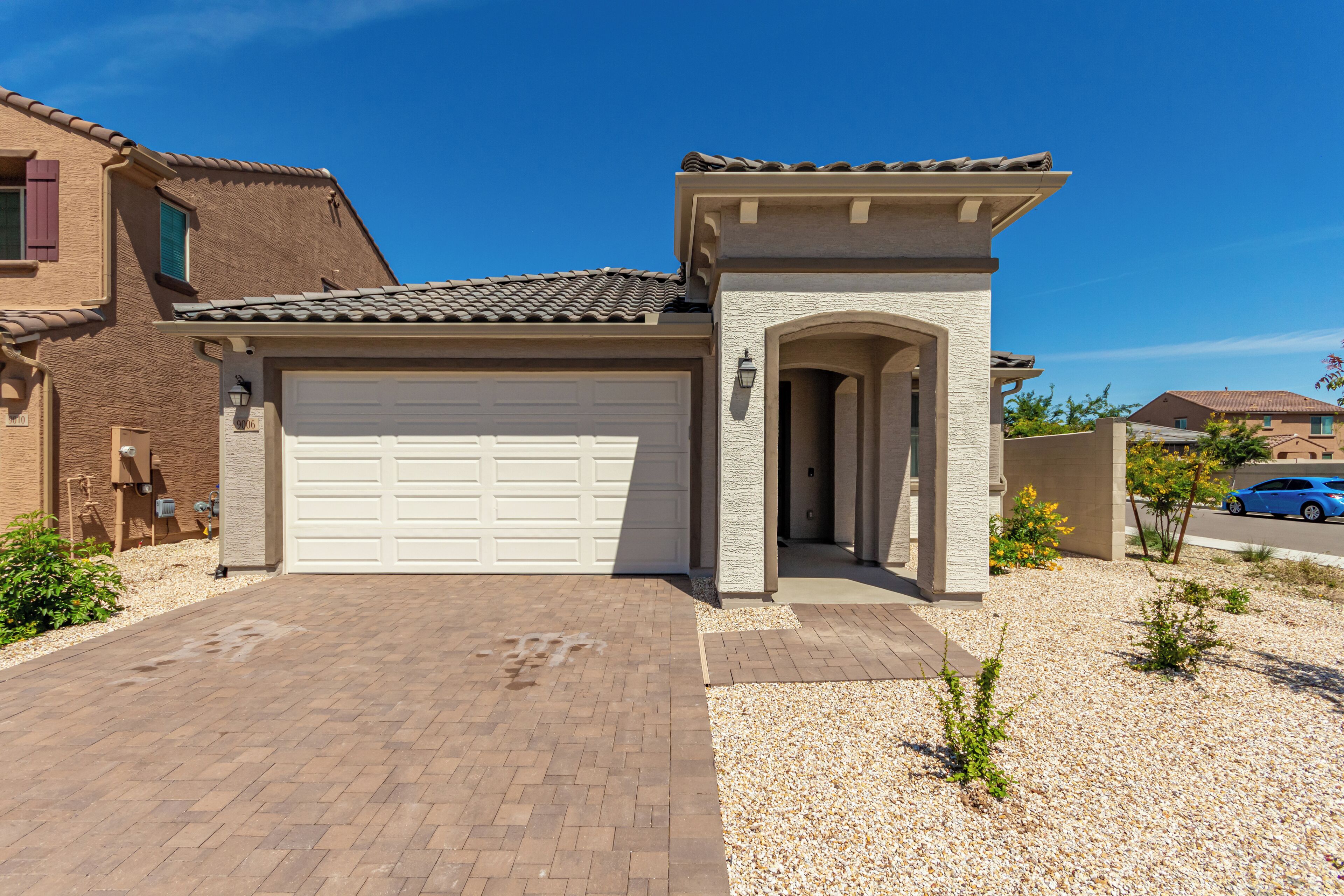 Stadium Walking Distance: Newly Built and Decorated; 4-bed 2-bath w/ Pool Access