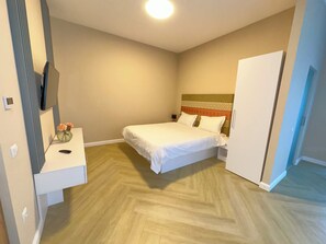1 chambre, coffres-forts dans les chambres, bureau