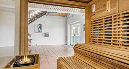 11 bedroom gorgeous home in Hurup Thy