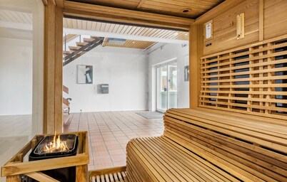 11 bedroom gorgeous home in Hurup Thy