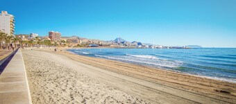 Nice apartment in El Campello with WiFi