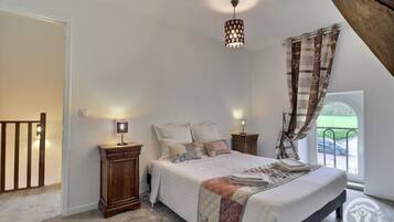 2 chambres, fer et planche à repasser, Wi-Fi gratuit, draps fournis