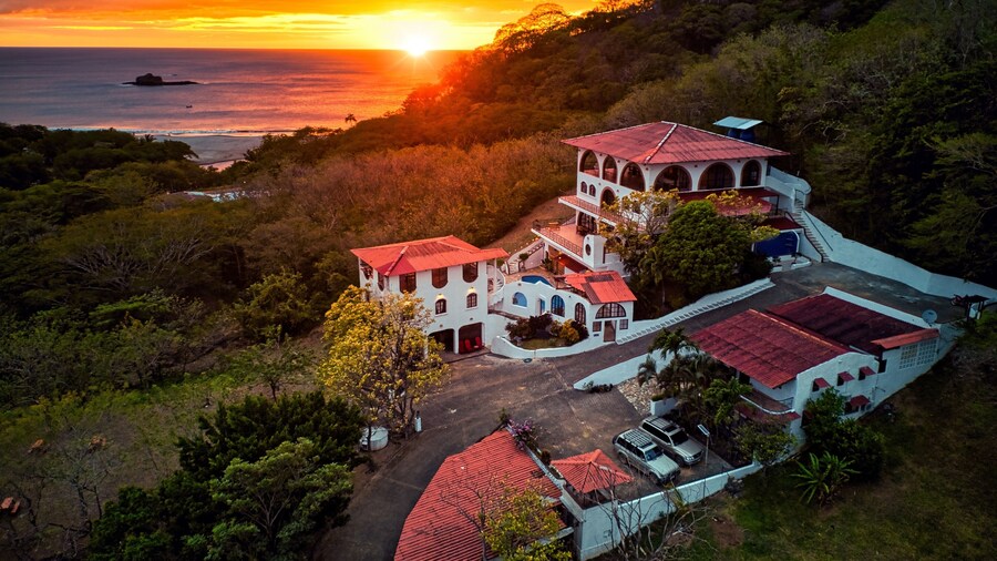 Beachside stay at Villa ViYarte