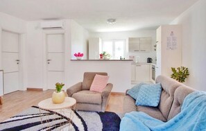 TV - 2 bedroom nice home in Rovinj (Rovinj)