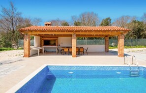 Pool - 2 bedroom nice home in Rovinj (Rovinj)