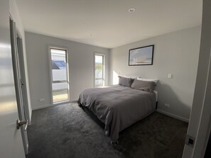 3 chambres, fer et planche à repasser, Wi-Fi gratuit, draps fournis