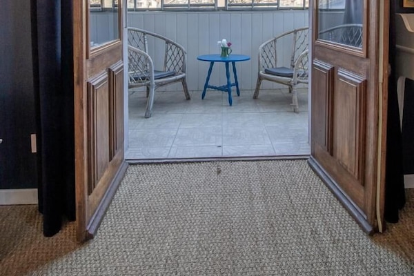 73G11112 - LA MAISON ROUGE - ALBERTVILLE