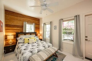 4 Schlafzimmer, Bügeleisen/Bügelbrett, WLAN, Bettwäsche