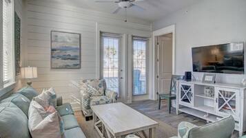 Apartment (2 Bedrooms) | Front of property