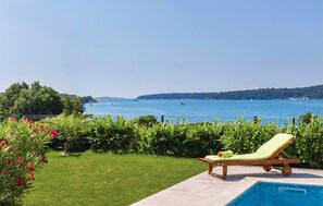 Pool - Gorgeous home in Pomer with WiFi (Pomer)