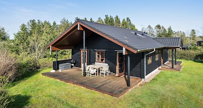 Gorgeous home in Ejstrupholm with WiFi
