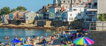 Chic Downtown Loft ☆ Private Parking ☆ Ocean View