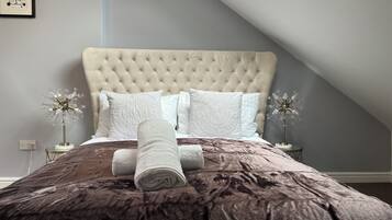 5 bedrooms, iron/ironing board, travel cot, WiFi