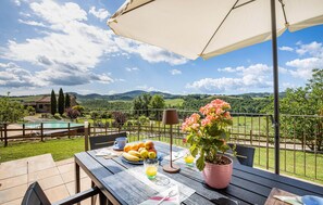 Outdoor dining - Cozy home in Casole d'Elsa (Casole d'Elsa)