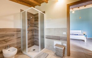 Shower, hair dryer - Cozy home in Casole d'Elsa (Casole d'Elsa)