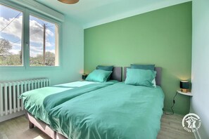 3 chambres, fer et planche à repasser, lit parapluie, Wi-Fi gratuit