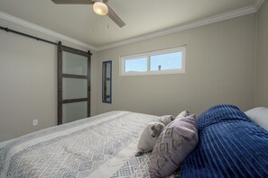 4 slaapkamers, een strijkplank/strijkijzer, wifi, beddengoed