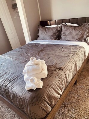 3 bedrooms, WiFi, bed sheets