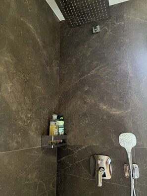 Jetted tub, hair dryer, towels, soap