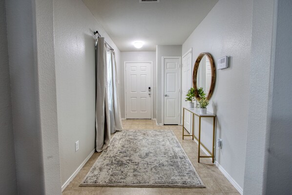 Interior - Stylish, cozy and centrally located oasis. (Houston)