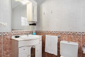 Doccia, asciugacapelli, asciugamani