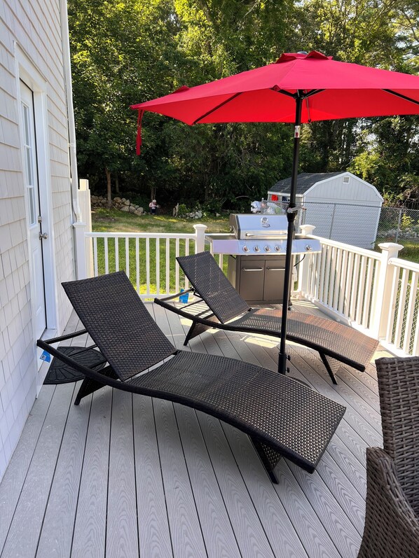 Property grounds - Peaceful Onset Beach Home. 5 Bedrooms, Wareham MA (Wareham)