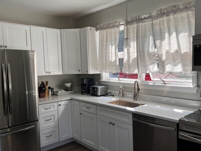 Peaceful Onset Beach Home. 5 Bedrooms, Wareham MA